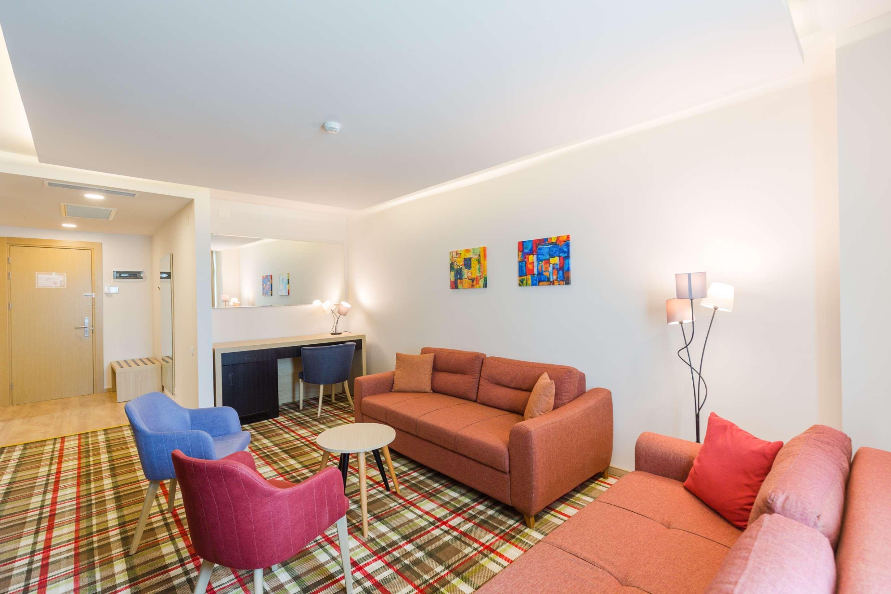 Best Western Premier Батуми Екстериор снимка A suite at the hotel