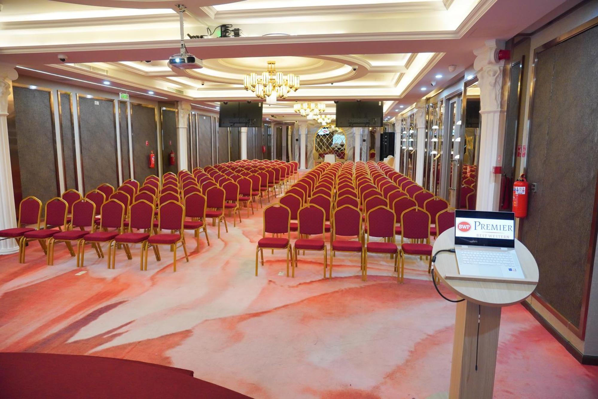 Best Western Premier Батуми Екстериор снимка The conference hall