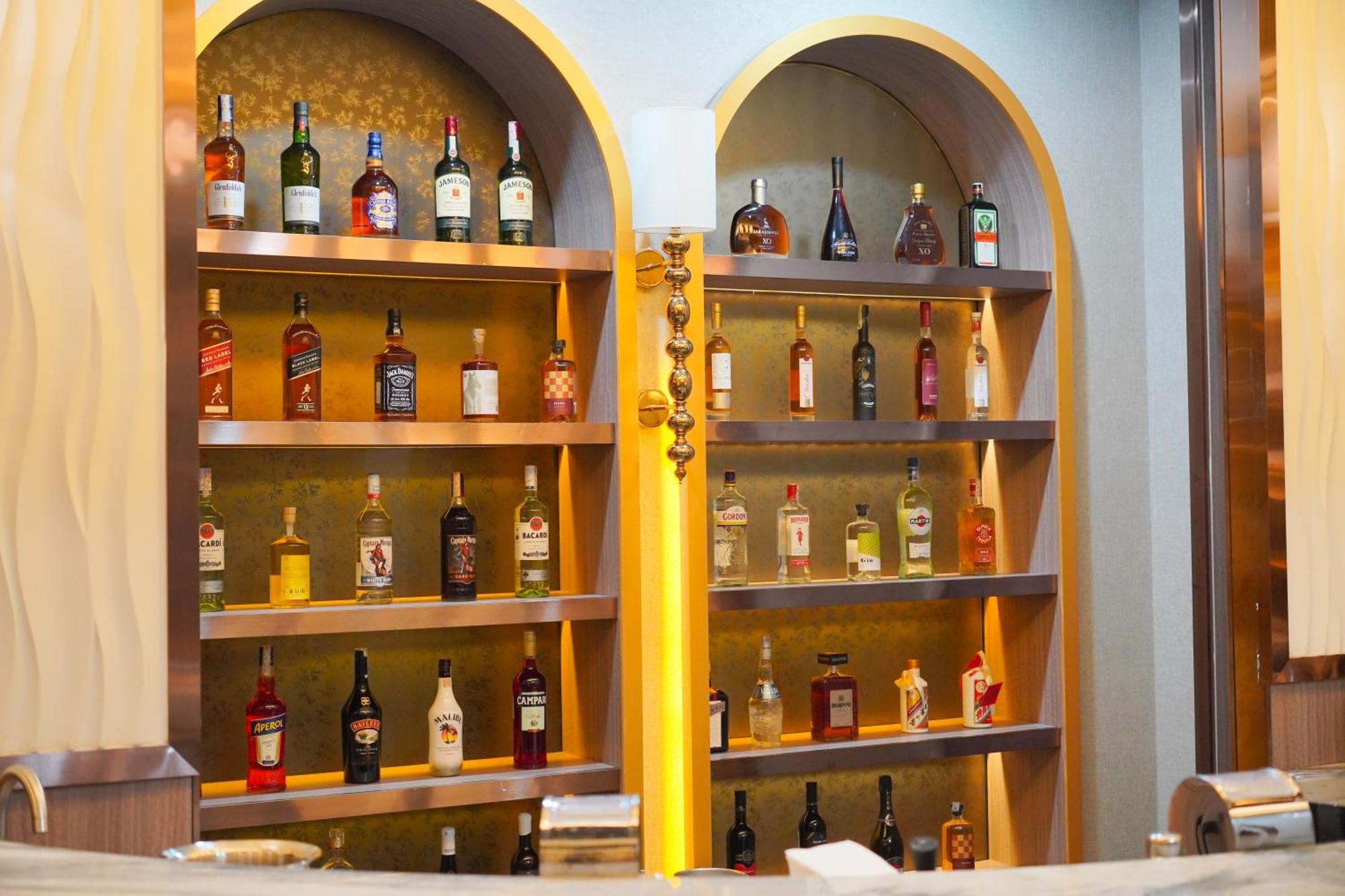 Best Western Premier Батуми Екстериор снимка A selection of liqueurs